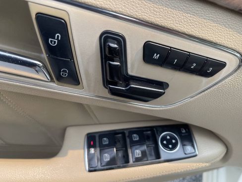 Used 2011 Mercedes-Benz E 350 4MATIC Sedan image 10