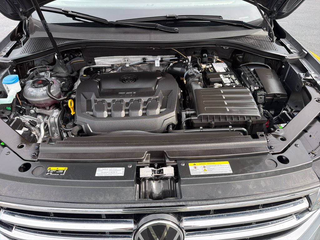 Certified 2024 Volkswagen Tiguan SE w/ MDO Package, Two-Row AWD/4WD image 29