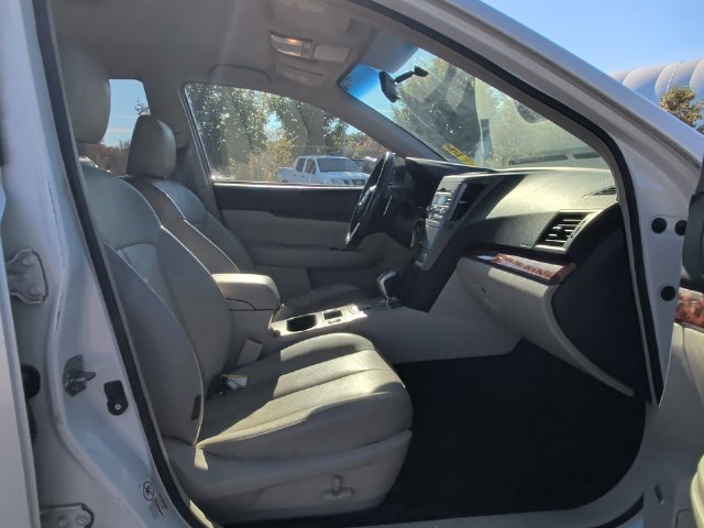 Used 2011 Subaru Outback 2.5i Limited AWD/4WD image 29