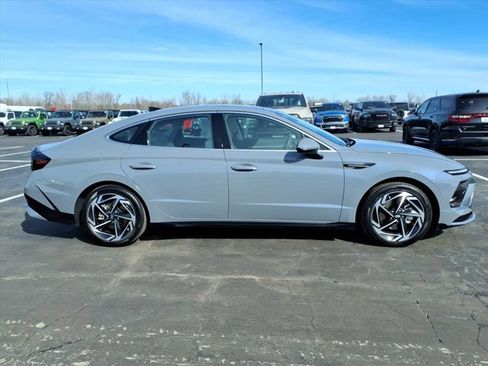 Used 2024 Hyundai Sonata SEL w/ Convenience Package image 28