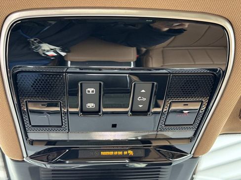 Used 2025 Land Rover Range Rover SE AWD/4WD image 22