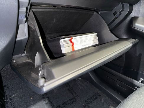 Used 2017 Toyota RAV4 XLE image 29