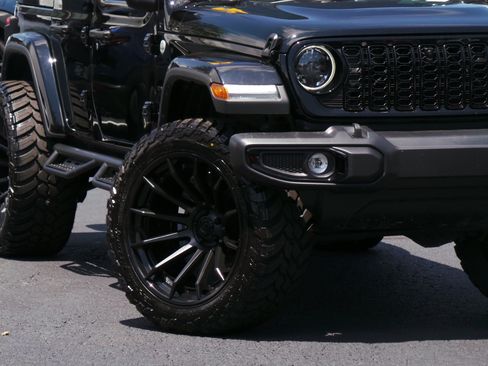 Used 2024 Jeep Wrangler Unlimited Sahara w/ Technology Group AWD/4WD image 22