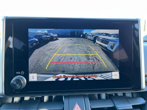 Used 2025 Toyota RAV4 XLE image 17