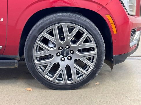 Used 2025 GMC Yukon Denali Ultimate w/ LPO, Floor Liner Package image 3