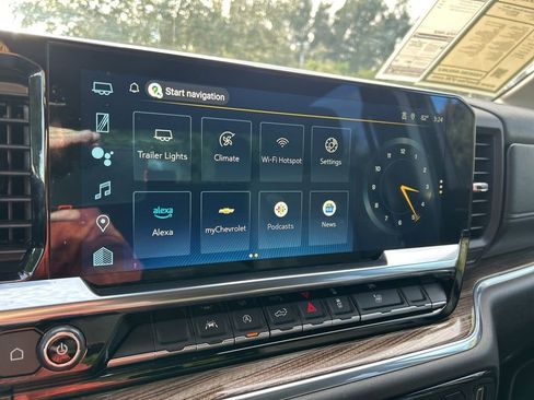 Used 2025 Chevrolet Silverado 1500 LT image 30