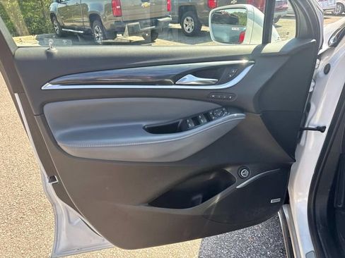 Used 2019 Buick Enclave Premium AWD/4WD image 27