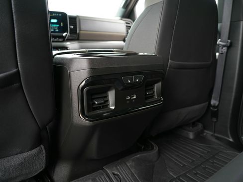 Used 2024 Chevrolet Silverado 2500 ZR2 w/ Technology Package image 28