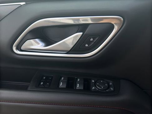 Used 2022 Chevrolet Suburban RST w/ Luxury Package image 15