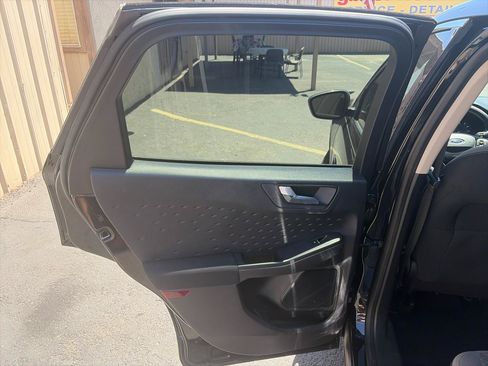 Used 2020 Ford Escape SE FWD image 12