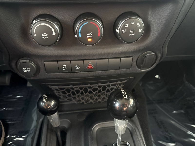 Used 2016 Jeep Wrangler Unlimited Sport w/ Connectivity Group AWD/4WD image 26