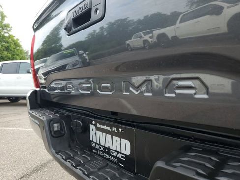 Used 2018 Toyota Tacoma SR5 RWD image 7