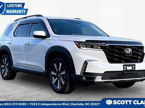 Used 2024 Honda Pilot Elite image 1