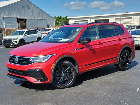 Used 2024 Volkswagen Tiguan SE R-Line FWD image 1
