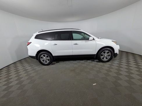 Used 2017 Chevrolet Traverse LT image 29