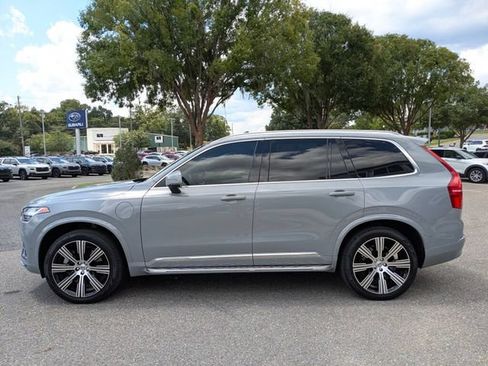 Used 2024 Volvo XC90 T8 Ultimate AWD/4WD image 11