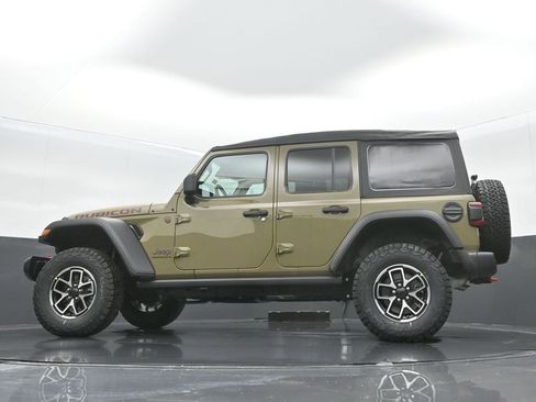 Certified 2025 Jeep Wrangler Unlimited Rubicon w/ Technology Group image 30