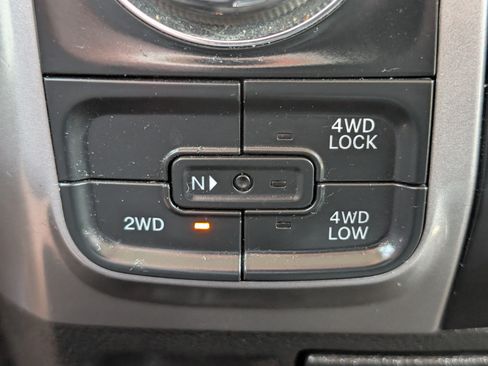 Used 2023 RAM 1500 Classic SLT w/ Electronics Group AWD/4WD image 19