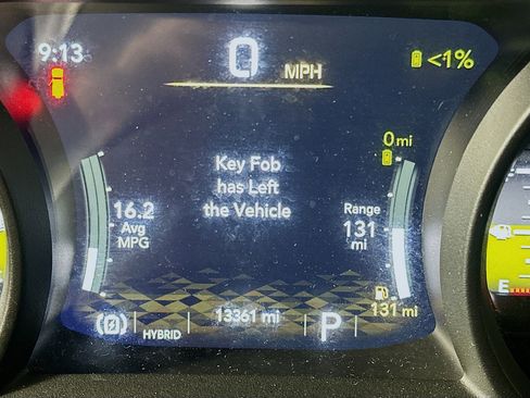 Used 2025 Jeep Wrangler Sahara image 18