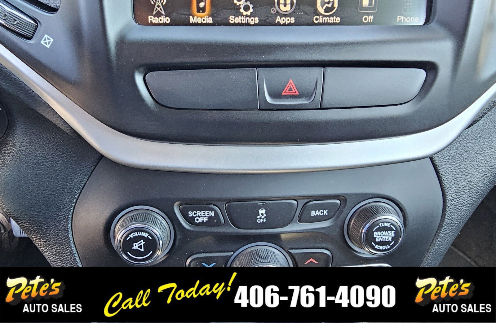 Used 2016 Jeep Cherokee Trailhawk AWD/4WD image 23