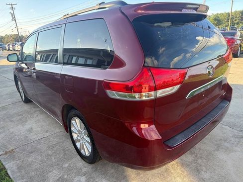 Used 2014 Toyota Sienna Limited w/ Limited Premium Package FWD image 7
