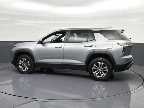 Used 2025 Chevrolet Equinox LT w/ Safety and Technology Package FWD image 8
