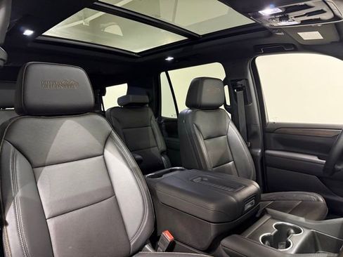 Used 2024 Chevrolet Tahoe High Country image 32