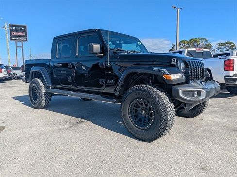 Used 2022 Jeep Gladiator Sport image 2