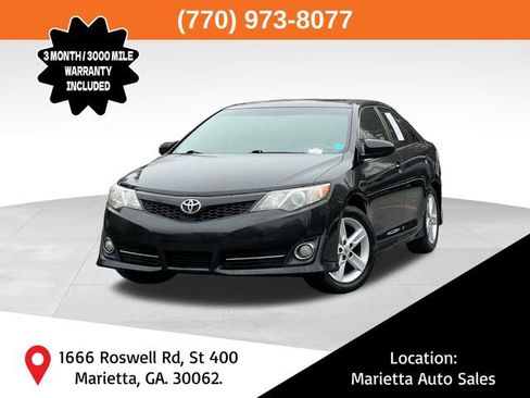 Used 2014 Toyota Camry SE image 1