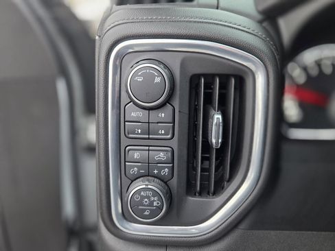 Used 2019 Chevrolet Silverado 1500 RST image 34
