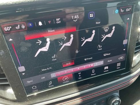 Used 2025 Dodge Durango GT AWD/4WD image 26