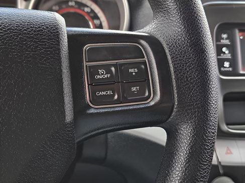 Used 2019 Dodge Journey SE w/ Blacktop Package image 11