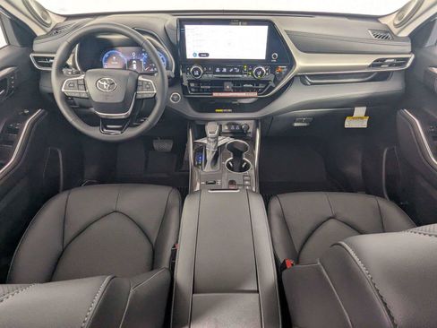 New 2026 Toyota Highlander Limited AWD/4WD image 25