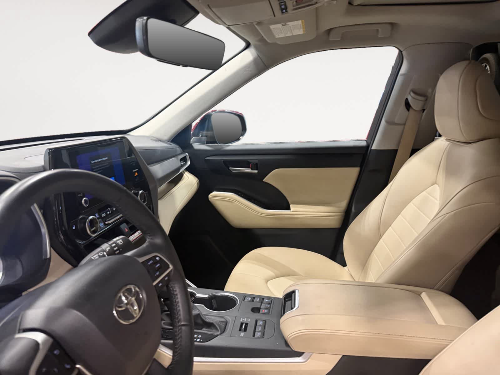 Used 2025 Toyota Highlander XLE AWD/4WD image 10