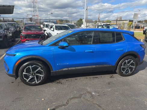 New 2026 Chevrolet Equinox EV LT image 3