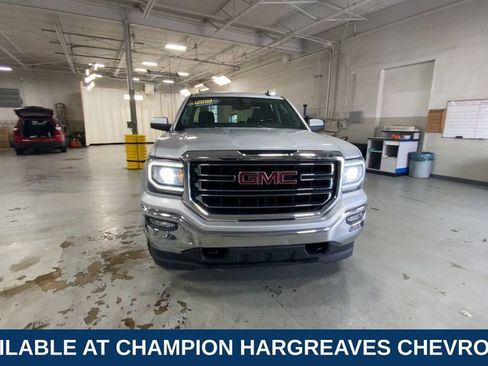 Used 2019 GMC Sierra 1500 SLE w/ SLE Value Package image 3