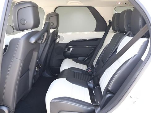 New 2025 Land Rover Discovery S image 13