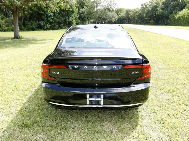 Used 2023 Volvo S90 B6 Plus AWD/4WD image 31