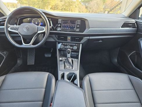 Used 2024 Volkswagen Jetta SE image 15