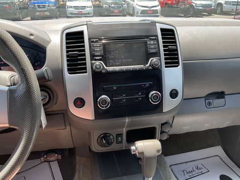 Used 2016 Nissan Frontier SV AWD/4WD image 17