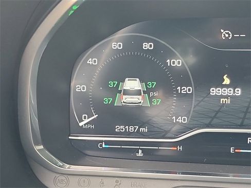 Used 2022 GMC Yukon AT4 image 17