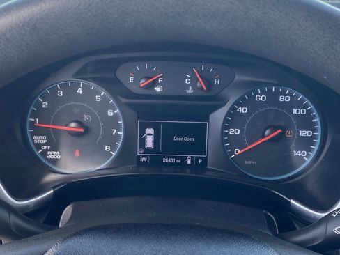 Used 2018 Chevrolet Equinox LT image 32