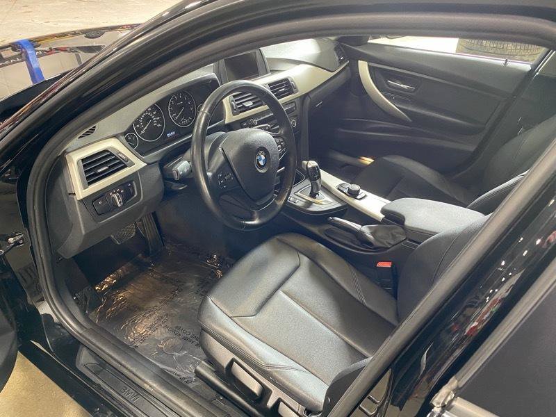 Used 2015 BMW 320i xDrive Sedan AWD/4WD image 12