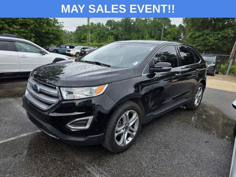 Used 2018 Ford Edge Titanium w/ Ford Safe & Smart Package FWD image 4