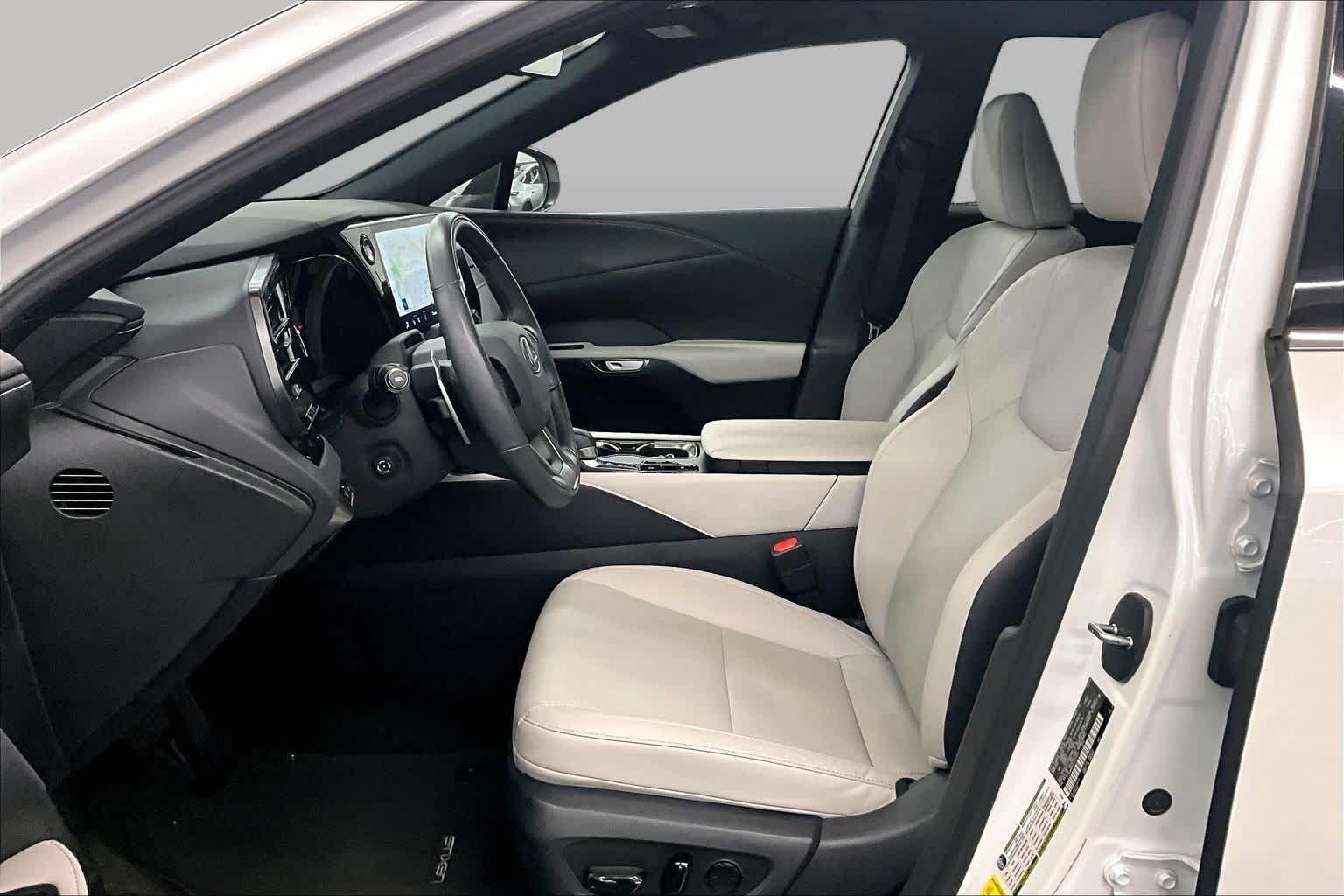 Used 2024 Lexus RX 350 Premium w/ Convenience Package FWD image 7