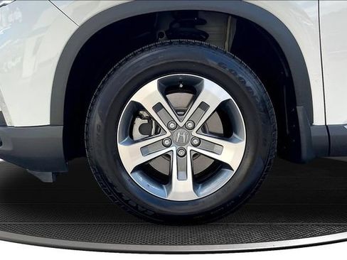 Used 2025 Honda Pilot EX-L image 37