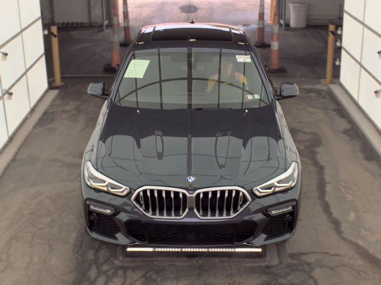 Used 2021 BMW X6 xDrive40i w/ M Sport Package AWD/4WD image 6