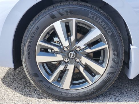 New 2025 Nissan Versa SV w/ Trunk Package image 7