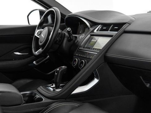 Used 2019 Jaguar E-PACE R-Dynamic SE image 23