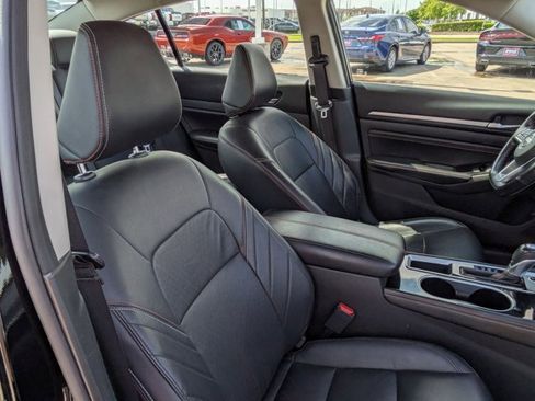 Used 2023 Nissan Altima 2.5 SR w/ SR Premium Package image 19